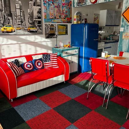American Retro Chalet Хемсби Экстерьер фото