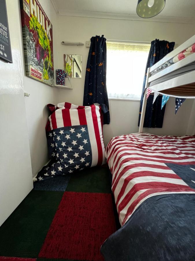 American Retro Chalet Хемсби Экстерьер фото