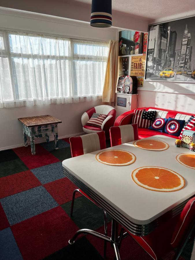 American Retro Chalet Хемсби Экстерьер фото